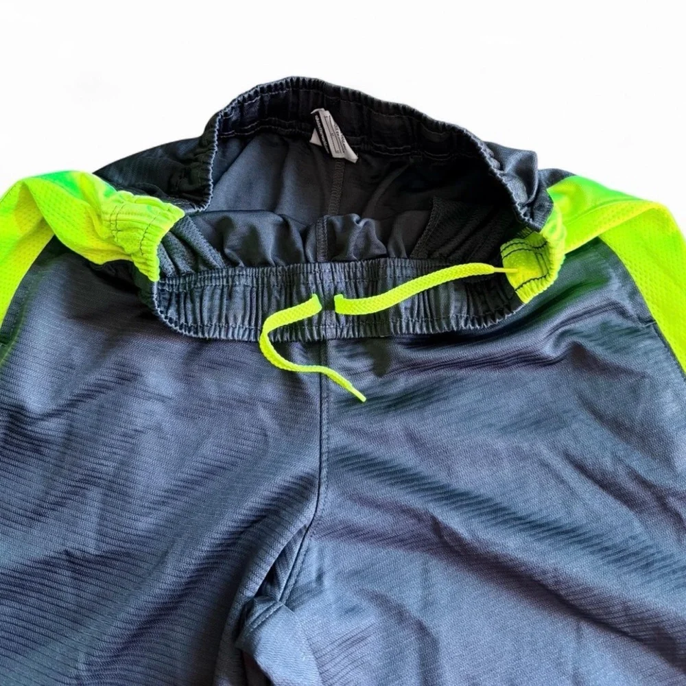 Nike Boys Basketball Shorts Black Neon Lime Green L